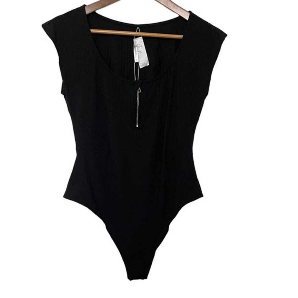 NWT Cupshe Zip Up Ribbed Front Cheeky Coverage Mid Cut Bodysuit. Black. Size L.